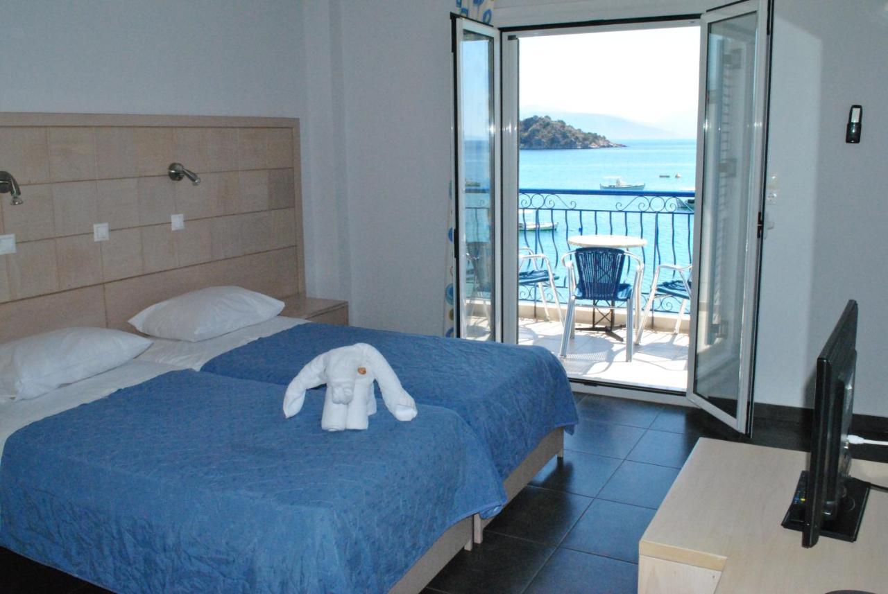 Hotel Aris 托隆 外观 照片