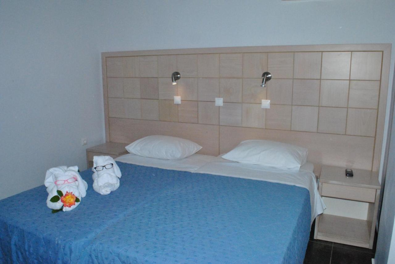 Hotel Aris 托隆 外观 照片