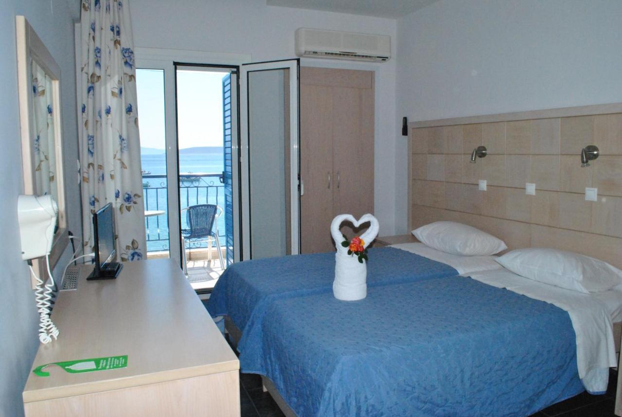 Hotel Aris 托隆 外观 照片